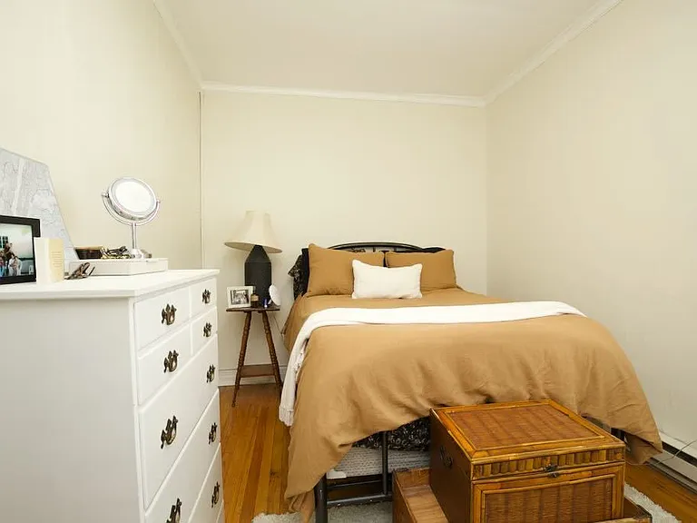 728 W Roscoe St #2 — Photo 9
