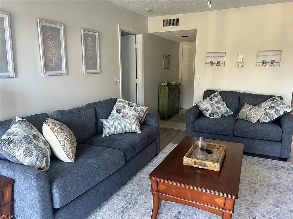 441 Quail Forest Blvd #204