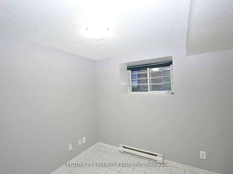 450 Maclaren St #2 — Photo 9