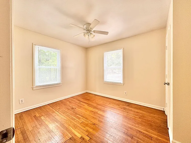 300 Lucerne St — Photo 5
