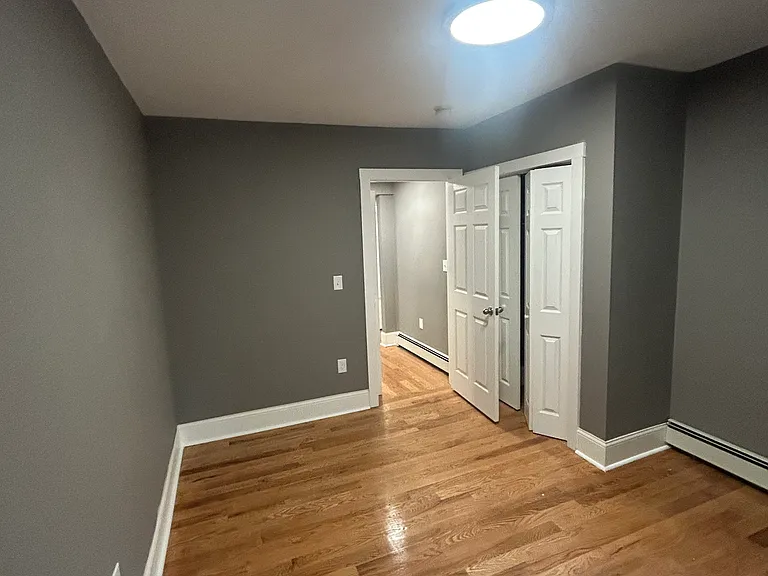 31 Newton St #1A — Photo 10