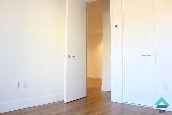 Rented by EXR | media 18