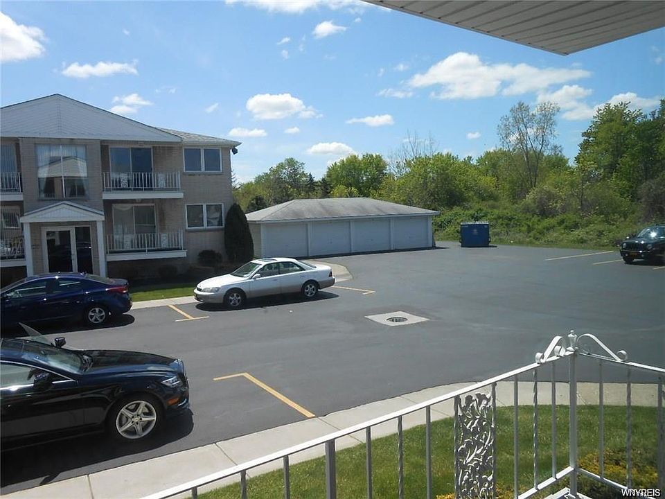 2nd image of 106 Churchcroft Ln APT 3