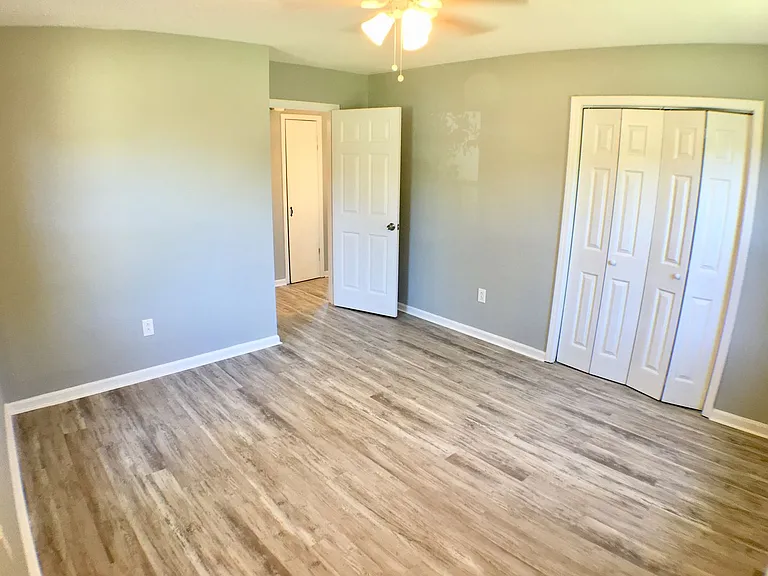1559 Brookbank Ave #B — Photo 11