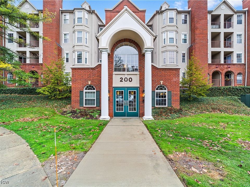 1st image of 200 Fox Hollow Dr APT 106