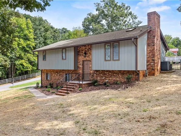 1650 Meadowbrook Road Ext, Asheboro, NC 27203