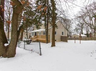 80 Robin Rd, Rocky Point, NY 11778