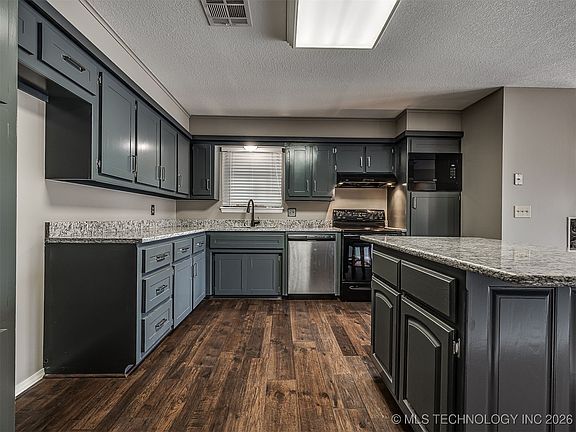 2nd image of 300 Ridgecrest Ct