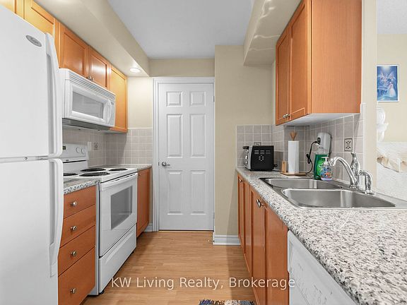 4th image of 33 Cox Blvd #1619