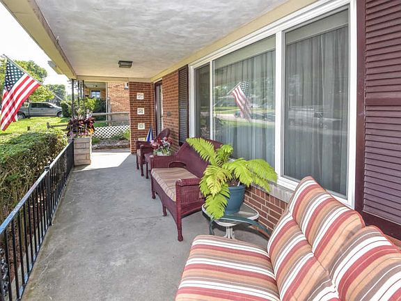 3rd image of 2871 Geraldine Dr