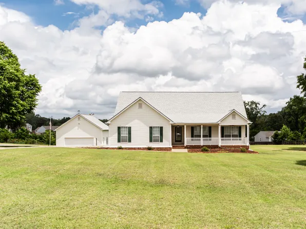 352 Olde Wick Trl, Hoschton, GA 30548