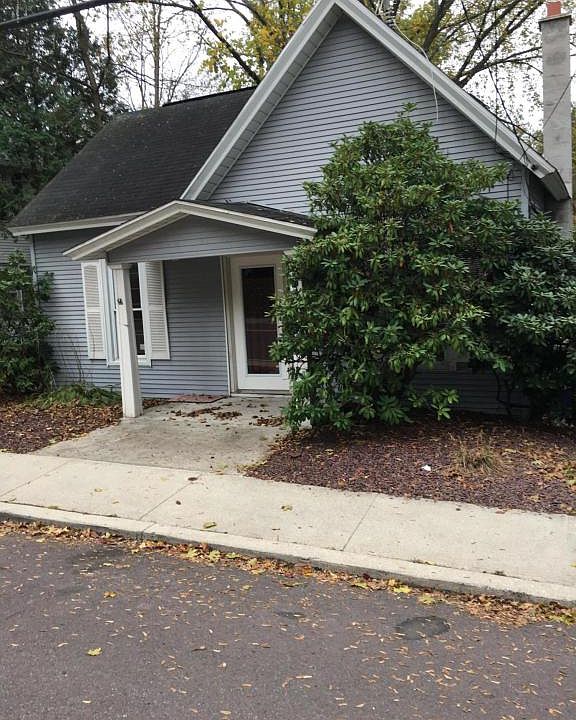 1st image of 81 College Ave