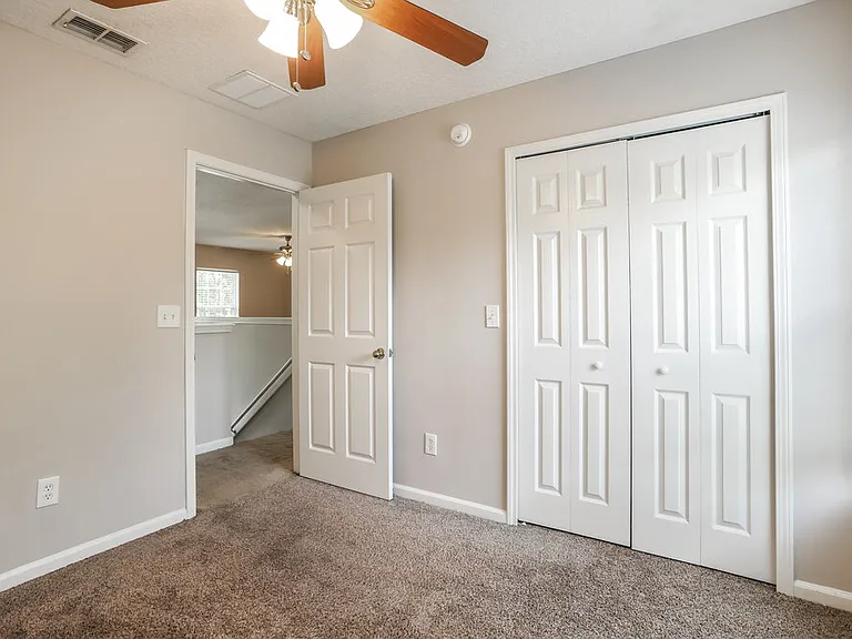 341 W Tropical Trce — Photo 13