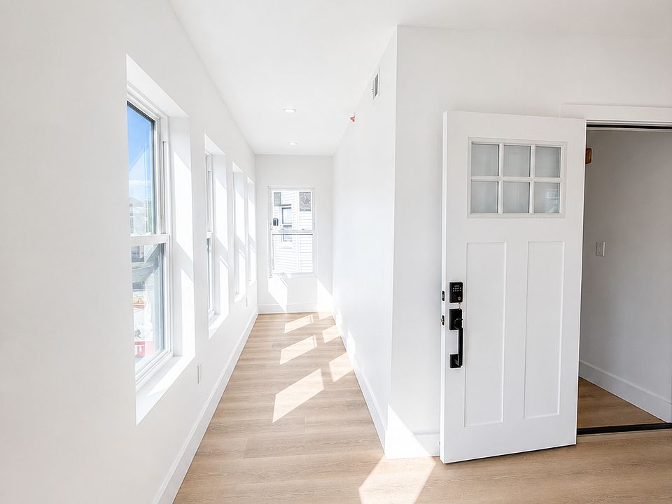 1st image of 275 Shrewsbury St APT 2