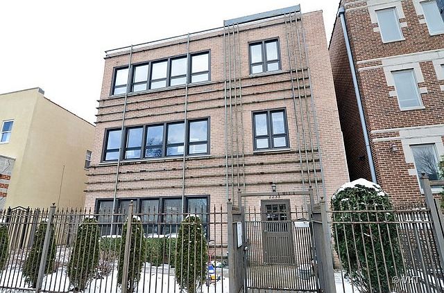 1st image of 2233 W Lawrence Ave