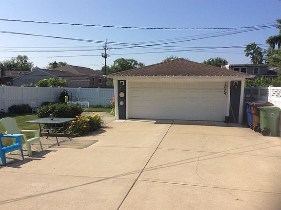 3rd image of 4843 W 98th Pl