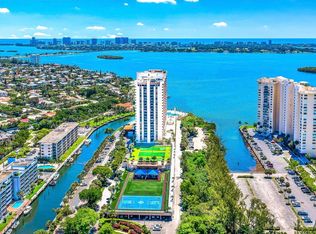 1800 NE 114th St #PENTHOUSE, Miami, FL 33181