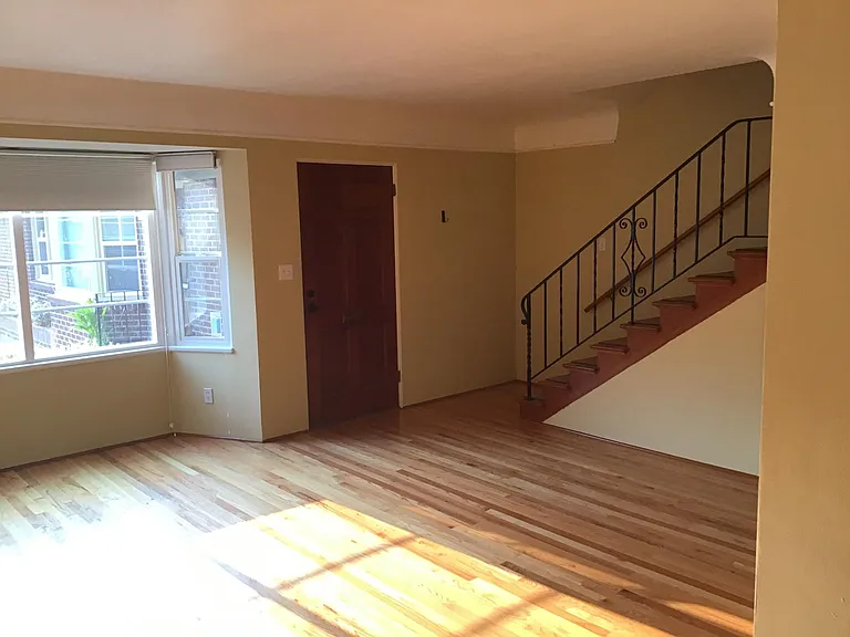 1537 SE 30th Ave — Photo 4