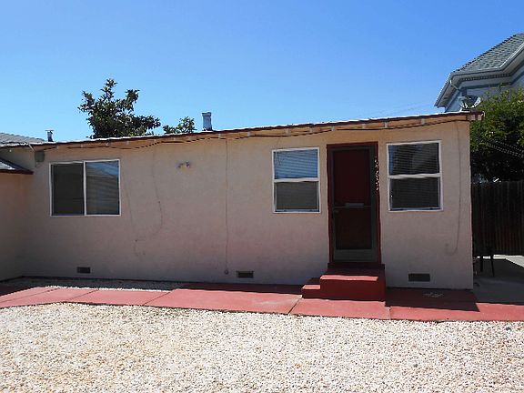 14651 Exterior