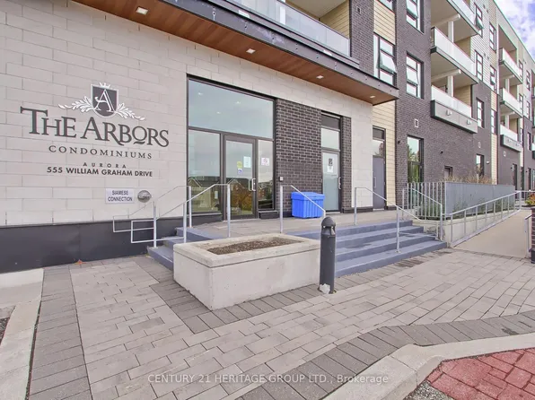 555 William Graham Dr #250, Aurora, ON L4G 3H9