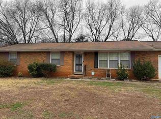 3205 Lewisburg Dr NW, Huntsville, AL 35810