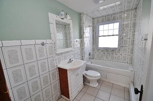 5th image of 17119 S Oak Park Ave