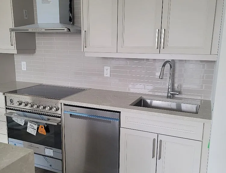 500 Brock Ave #509 — Photo 4