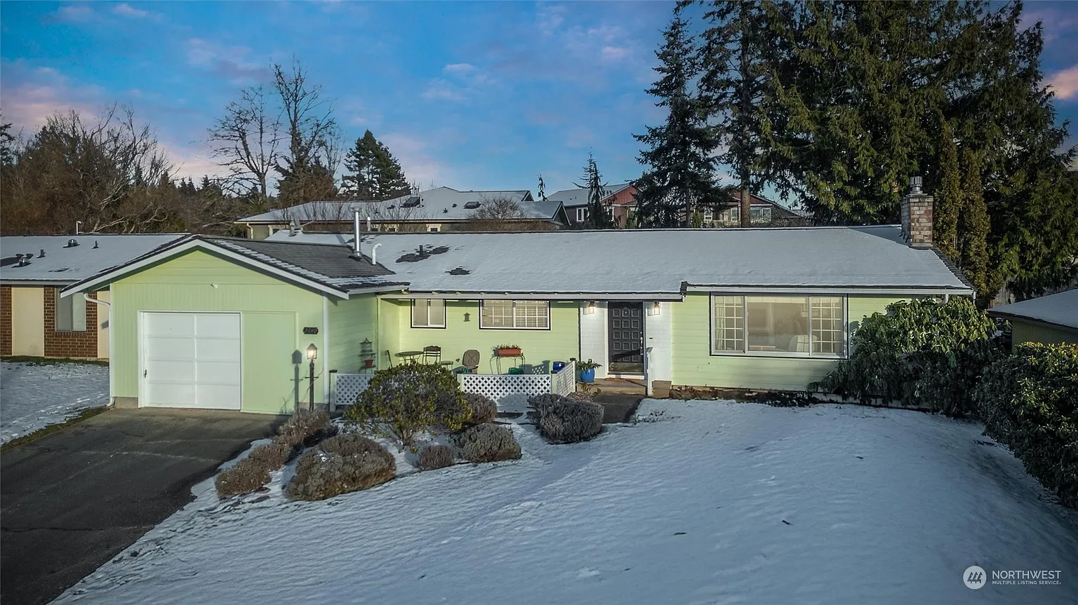 2640 E Crestline Drive photo 1