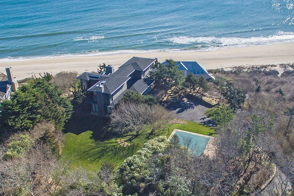 Designer's Oceanfront Rental — Photo 1
