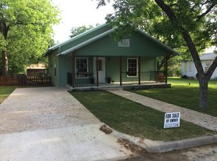 205 W Neely Ave, Comanche, TX 76442