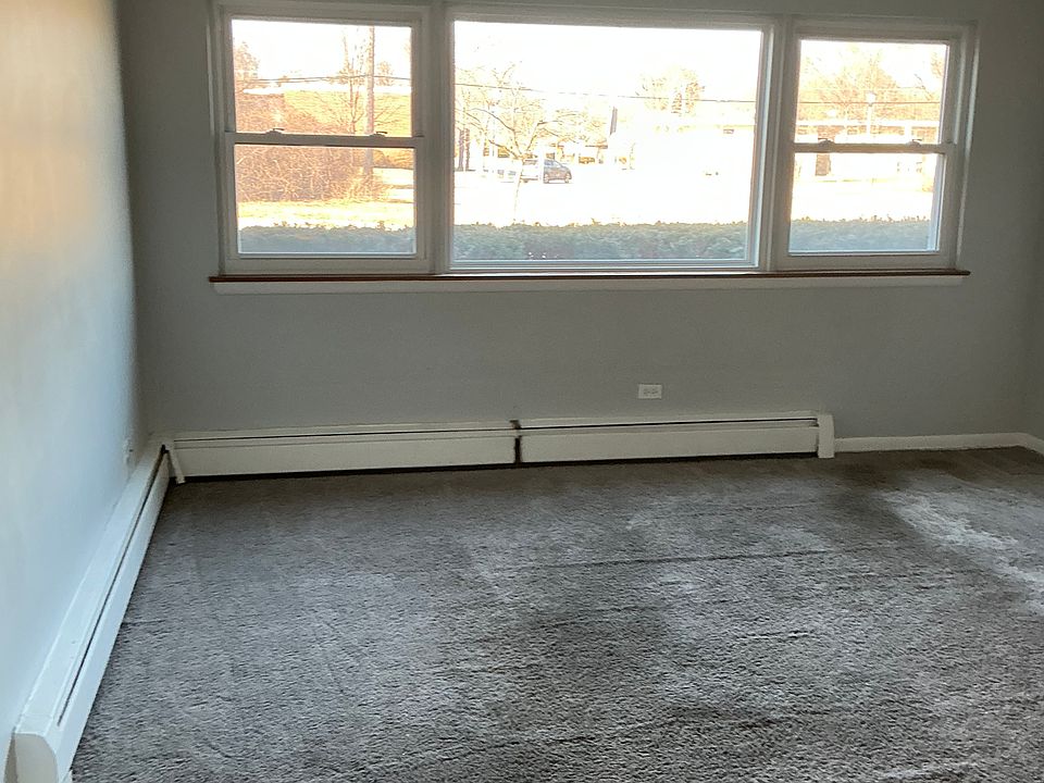 2nd image of 647 E South Broadway Ave APT 2