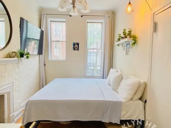 16 Dean Street image 1 of 9