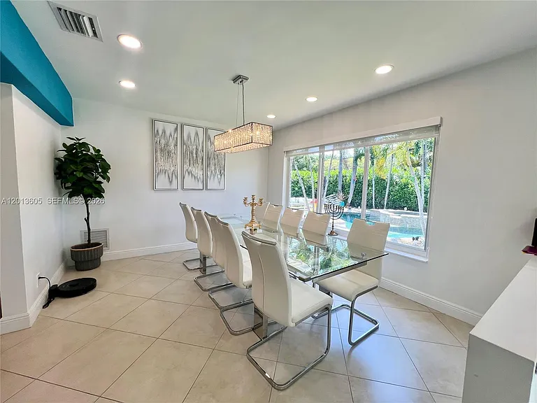 101 SW 58th Ave — Photo 10