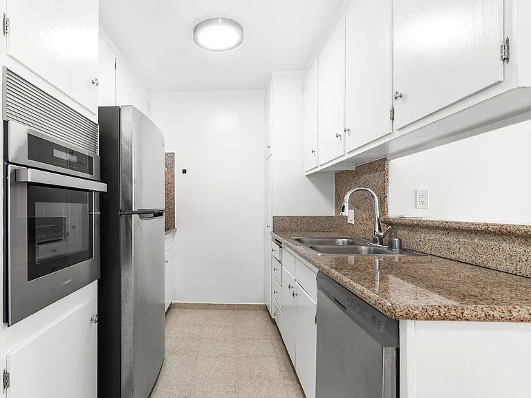 Burton Almont — Photo 18
