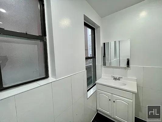 Rented by Highline Residential | media 46