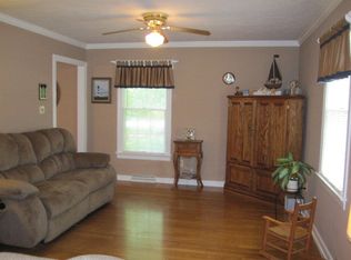 3910 Azalea Cres, West Point, VA 23181