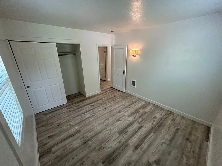 3112 W South Loop Ave — Photo 21