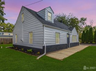 37 N Randolphville Rd, Piscataway, NJ 08854