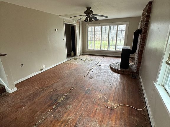 3rd image of 1236 Saunders Sett Rd