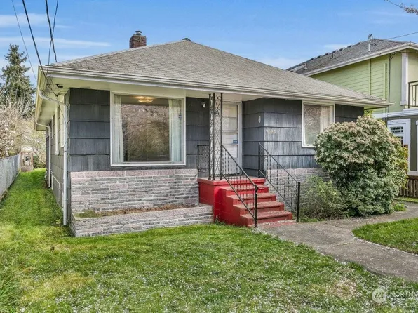 9020 11th Avenue SW, Seattle, WA 98106