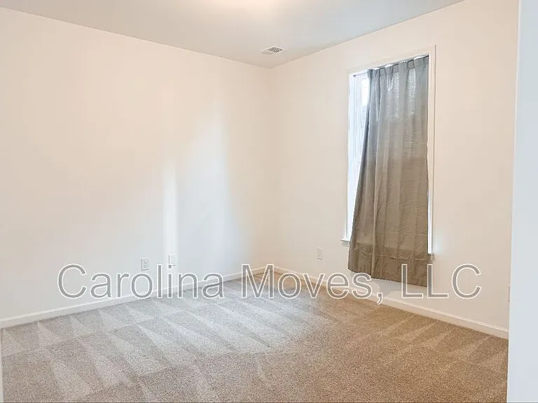 39 Mossycup Rd — Photo 11