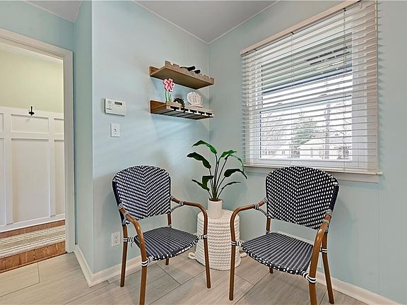 5th image of 5814 W 84th Ter