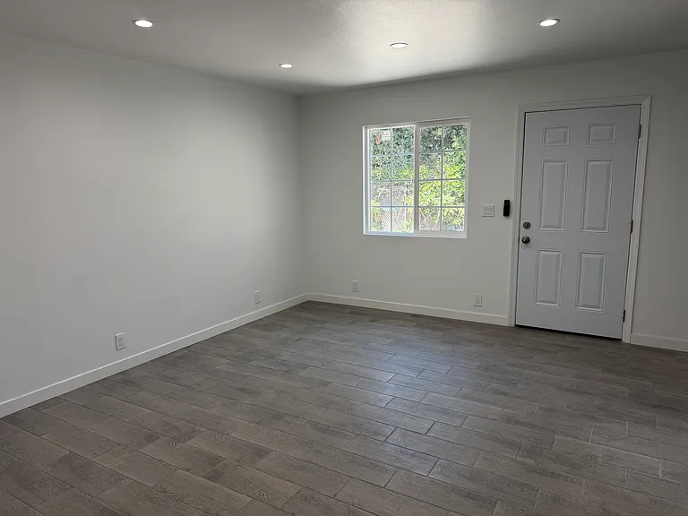 3910 Cedar Ave #3912 — Photo 7