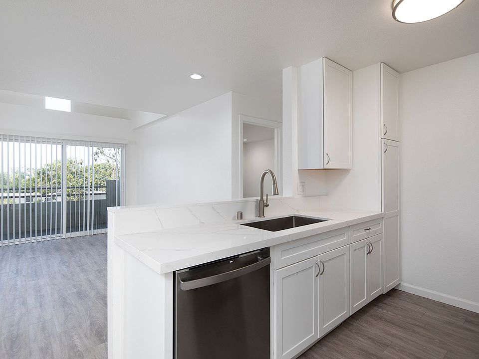 1st image of 4424-4454 44th St #334