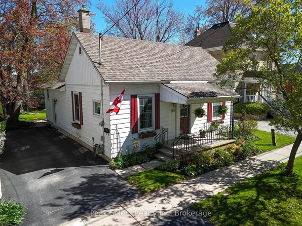353 Queen St E, Saint Marys, ON N4X 1C8