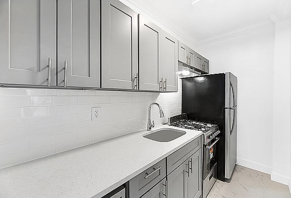 1st image of 218 Thompson St #23