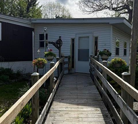 2nd image of 6572 N Cottonwood Ave