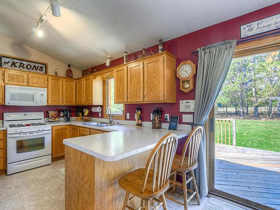 5th image of 22320 Bataan St NE