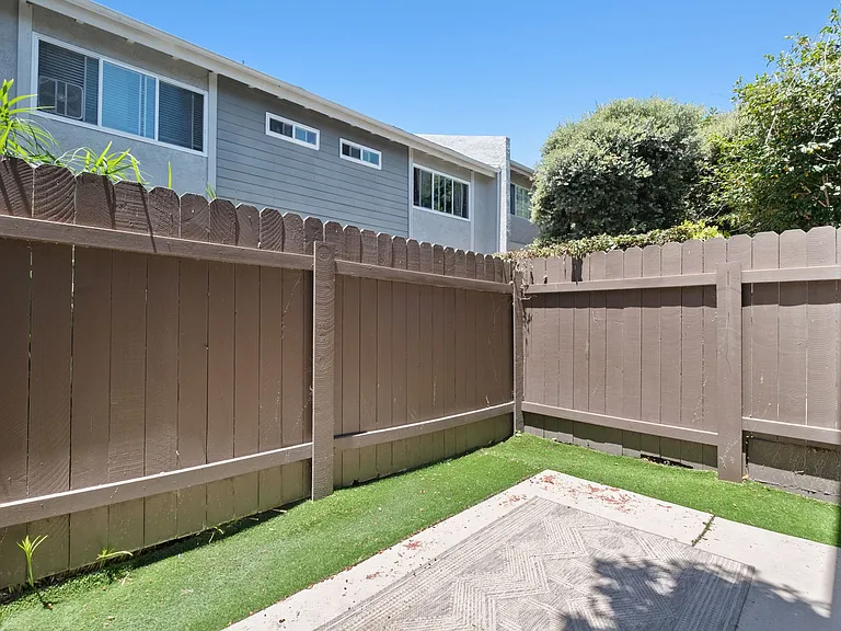 2112 Warfield Ave #9 — Photo 22