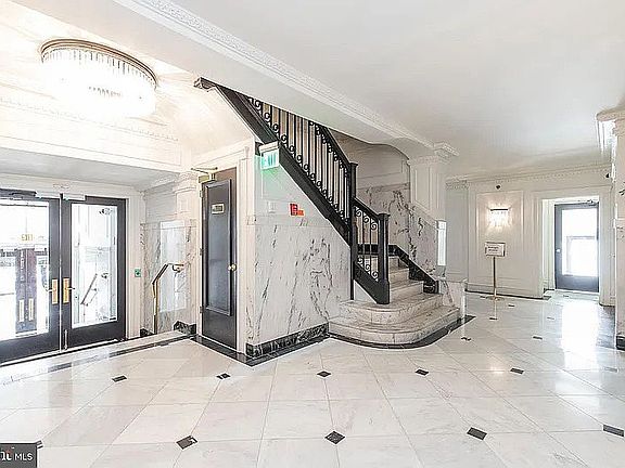 3rd image of 2201 Chestnut St APT 103